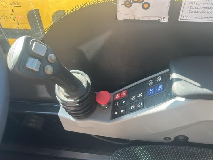 #101-•-2023-gehl-gct3-14-telehandler-image-24