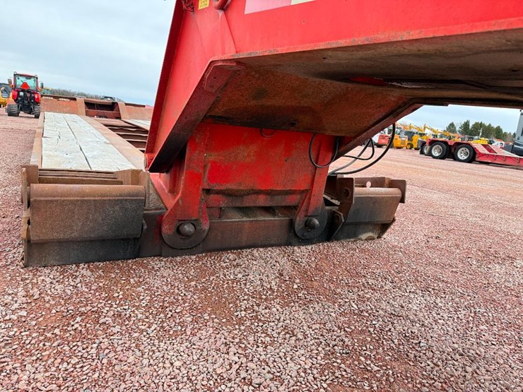 #194-•-lot-194-image-24