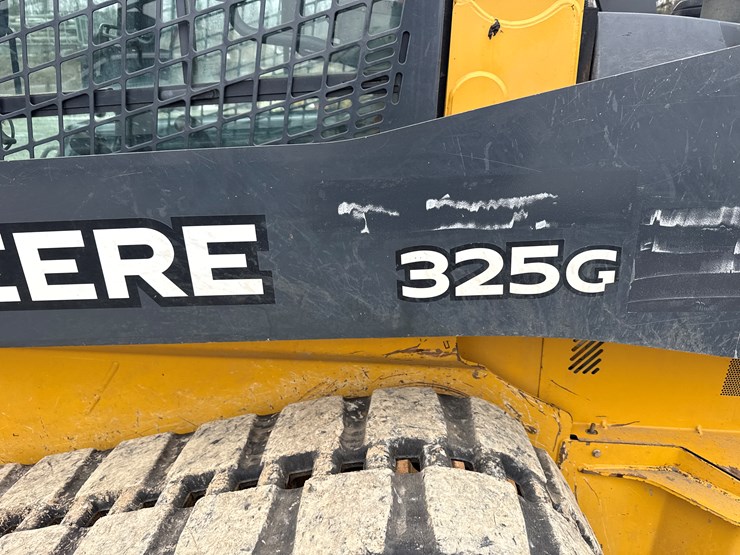 deere-325g-image-30