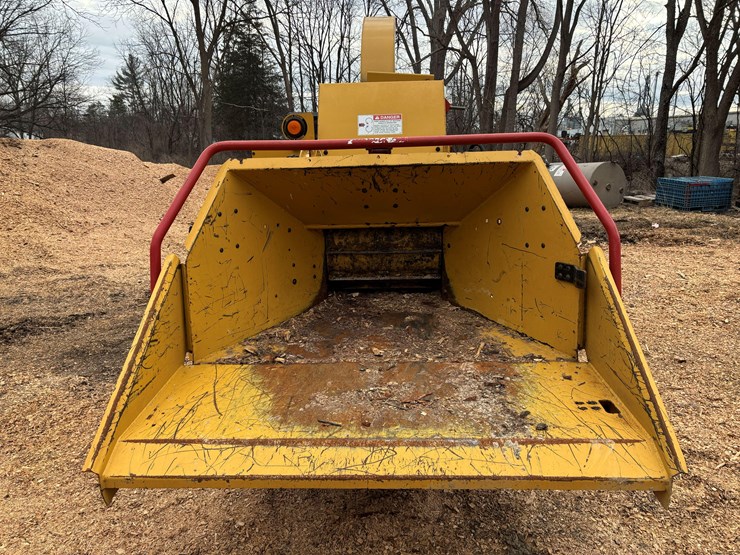 #151-•-2016-rayco-chipper-image-12