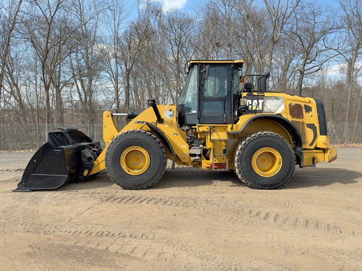 2017-caterpillar-950m-image-2