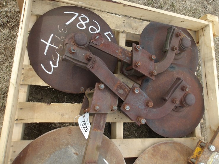 #7825-•-(3)-plow-coulters-image-1