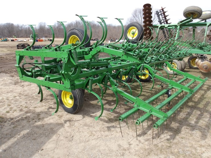 john-deere-1010-image-9
