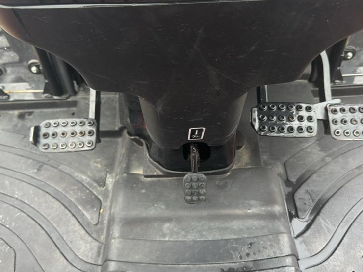 2025-mahindra-5145-image-34