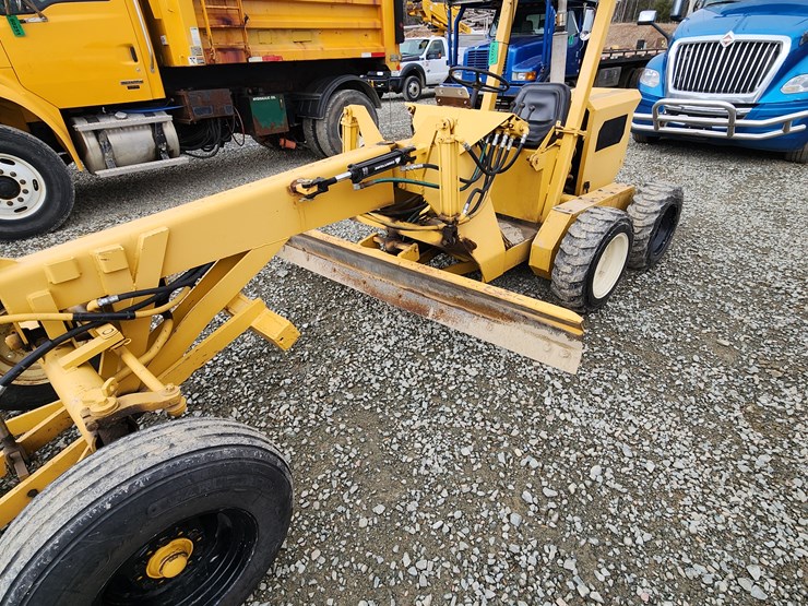 massey-ferguson-8-image-9