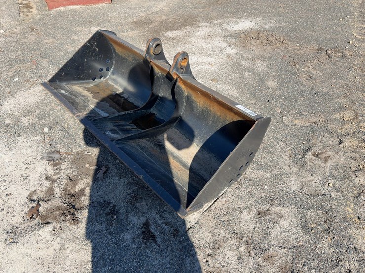 caterpillar-305-image-2