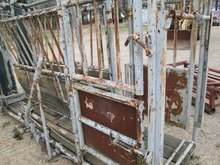 #37305-•-squeeze-chute-image-6