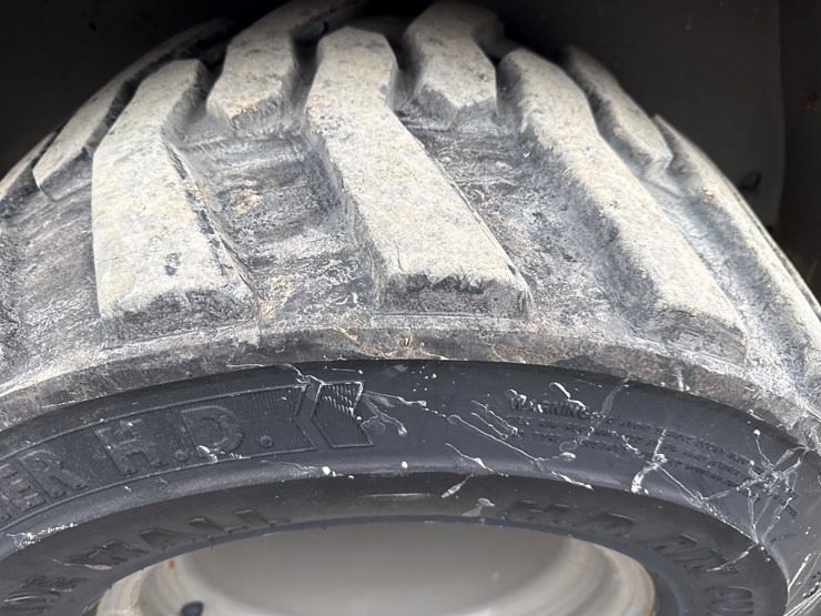 2014-takeuchi-tw40-image-50