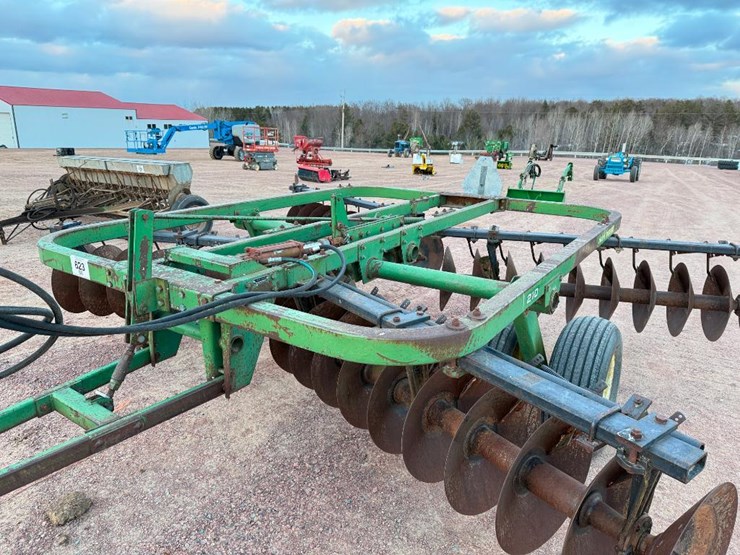 john-deere-210-image-10