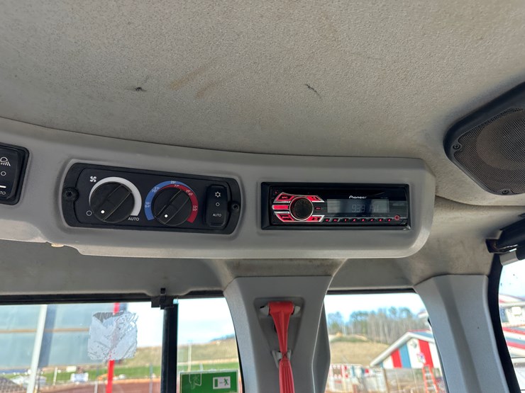 2016-caterpillar-938m-image-37