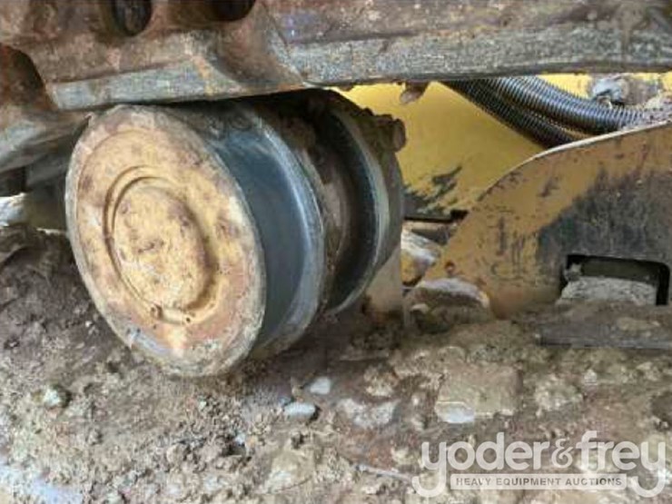 2014-caterpillar-d6k2-xl-image-12