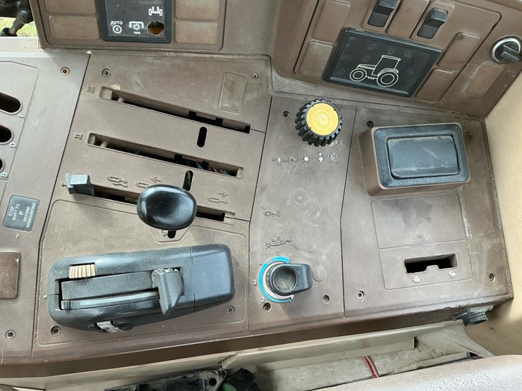 2000-john-deere-6410-image-34