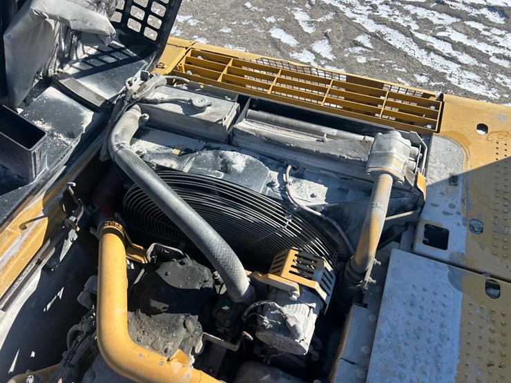 2011-caterpillar-329d-image-27