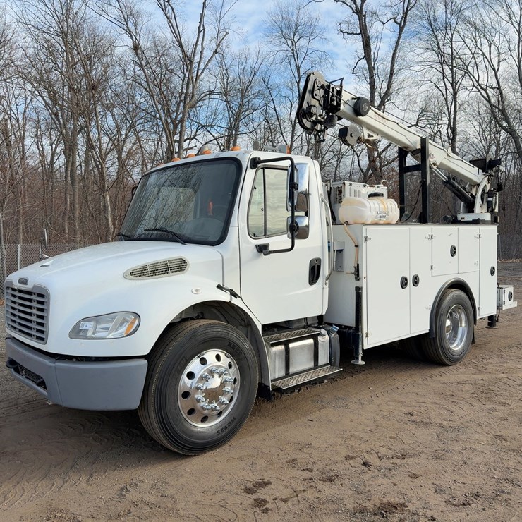 2016 IMT 8600