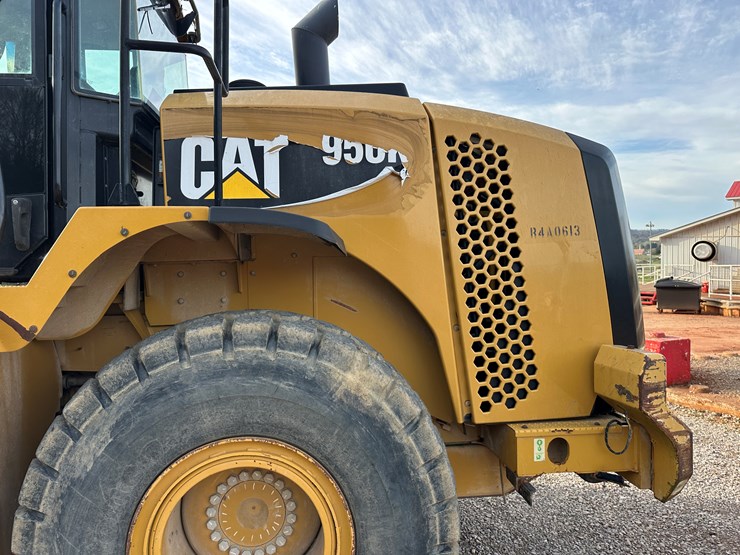 2012-caterpillar-950k-image-22