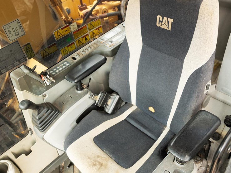 2013-caterpillar-324e-image-36
