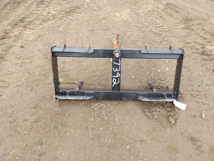 #7392-•-skid-steer-bale-spear-image-2