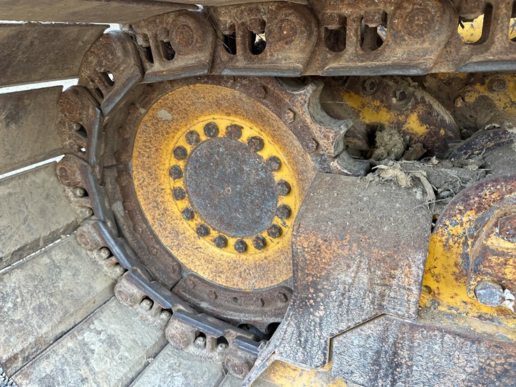 2006-deere-700j-image-41