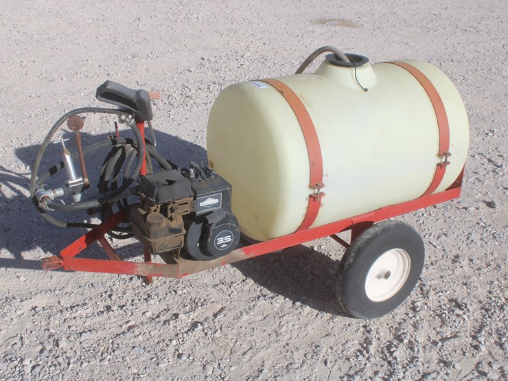#3093-•-55-gallon-pull-type-sprayer-with-gas-motor-image-2