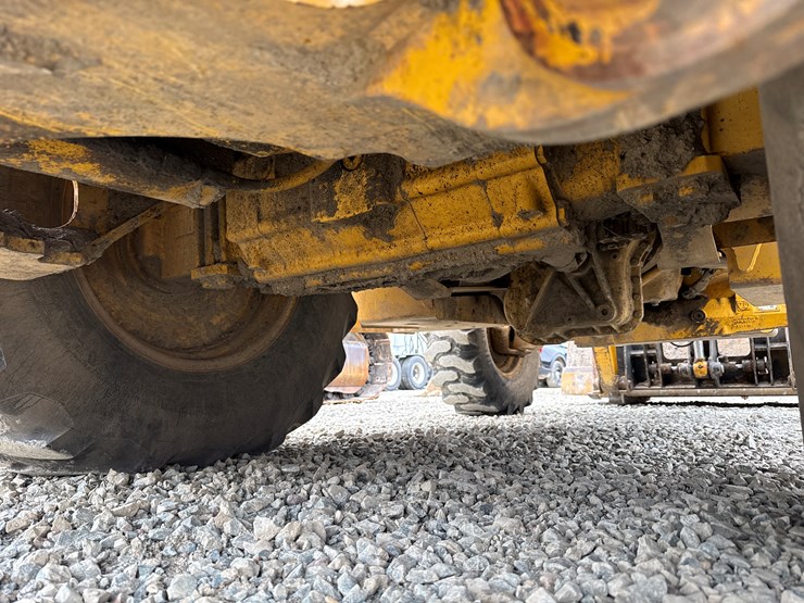 2001-deere-310sg-image-77