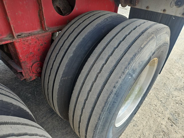 2001-j&j-aluminum-28'-tri/a-dump-trailer-image-12