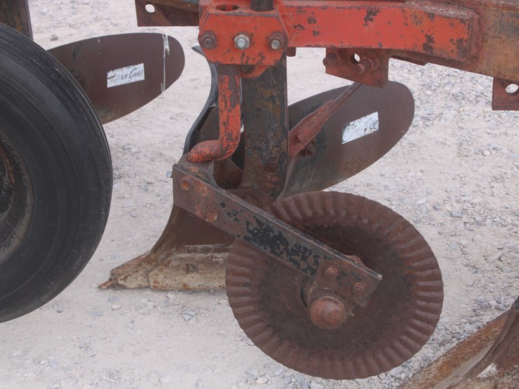 international-140-image-7