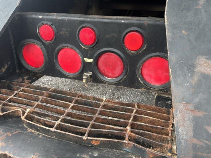 2007-deere-437c-image-41