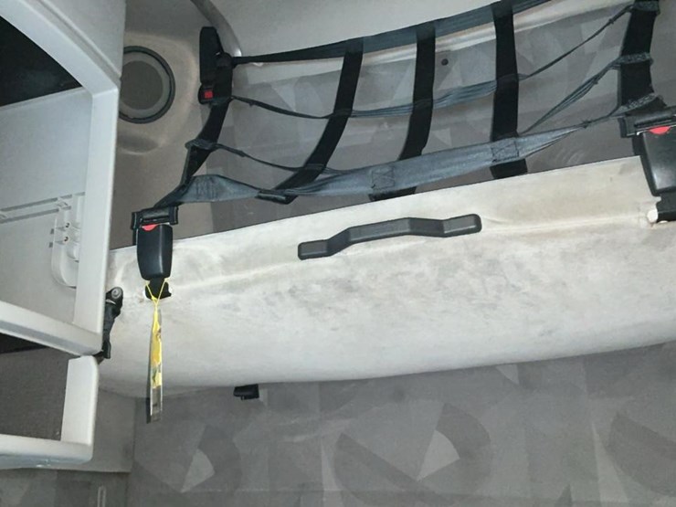 #126-•-2009-volvo-isx-semi-truck-image-31