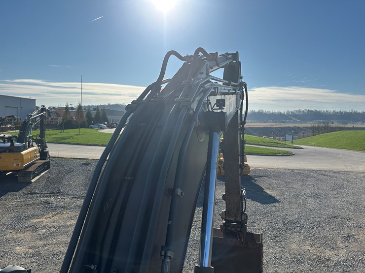 2017-volvo-ec350el-image-36