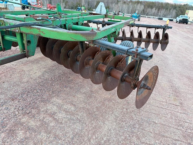 john-deere-210-image-9