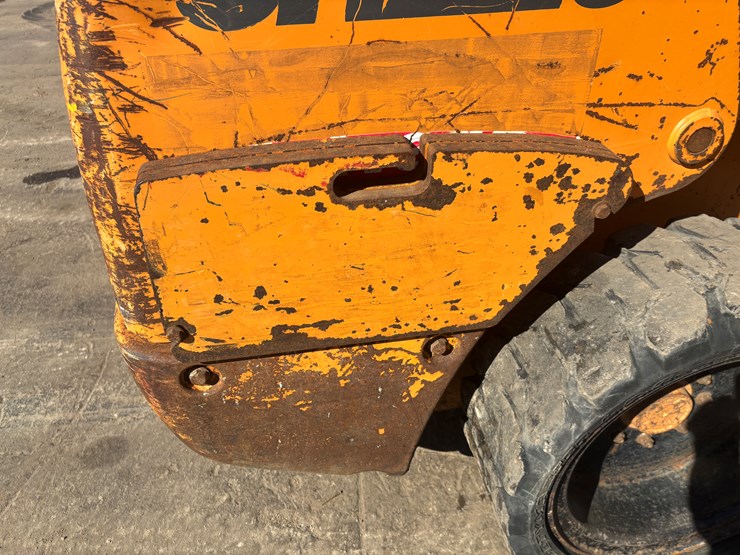 2011-case-sr220-image-24