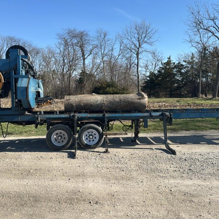 #142 • 2009 Baker 3665D Portable Bandmill