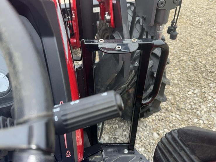 2023-massey-ferguson-4707-image-43