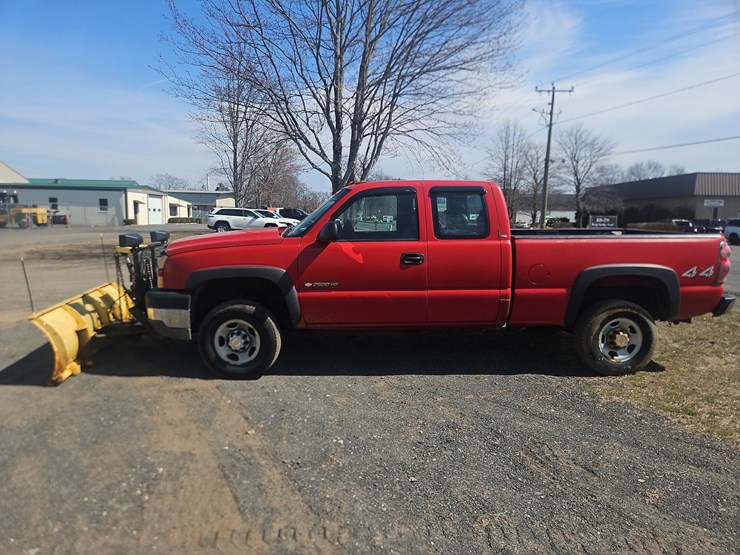 2005-chevrolet-2500hd-image-2