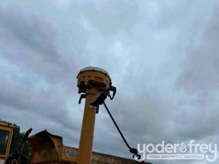 2014-caterpillar-d6k2-xl-image-37