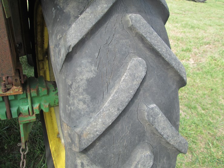 1975-john-deere-2030-image-8