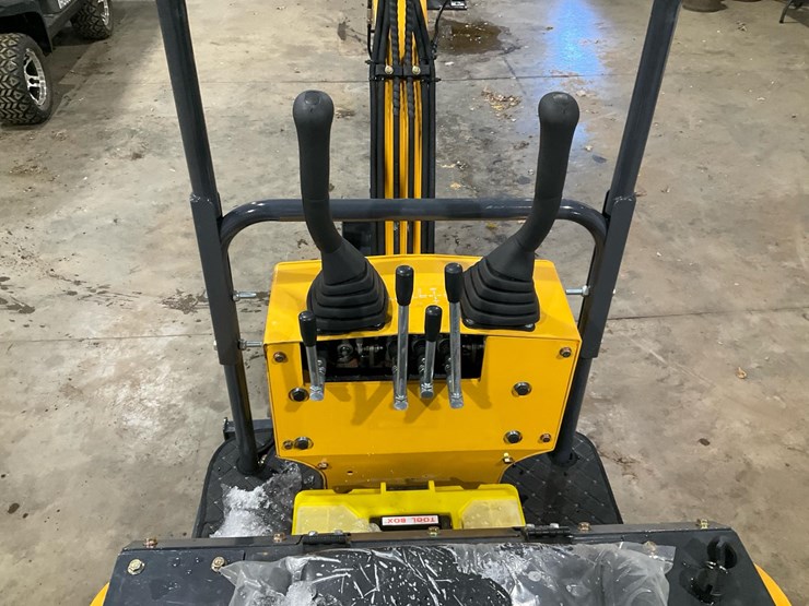 #1056-•-unused-landhero-kn16-mini-excavator*-image-12