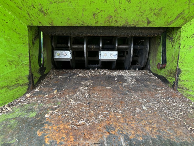 #149-•-2024-vortex-v12-brush-chipper-image-12