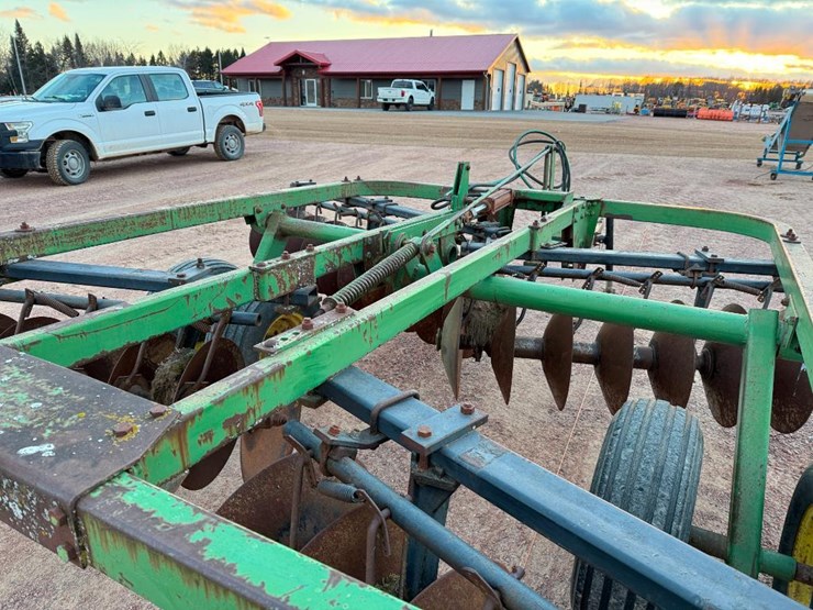john-deere-210-image-23