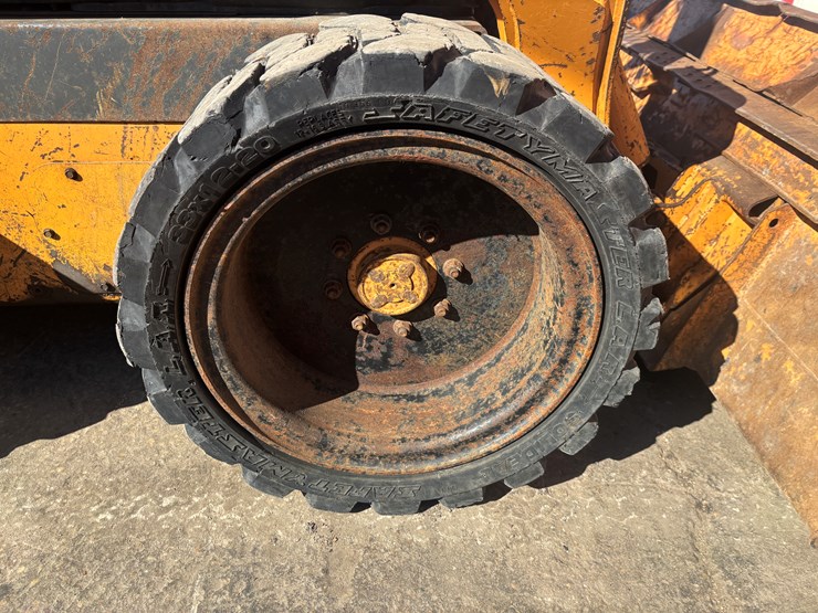 2011-case-sr220-image-54