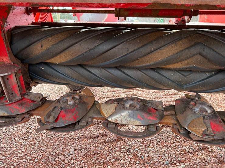 new-holland-1409-image-16