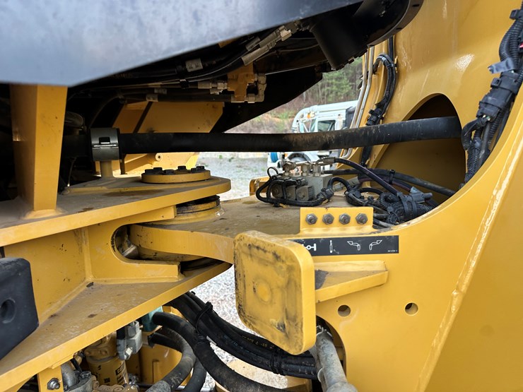 2016-caterpillar-938m-image-32