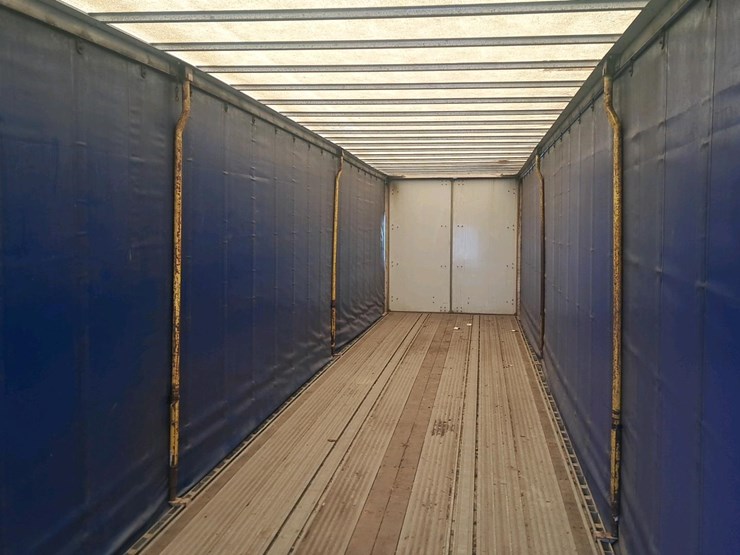 #131-•-2005-reitnourer-curtain-trailer-image-11