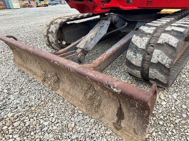 takeuchi-tb285-image-32