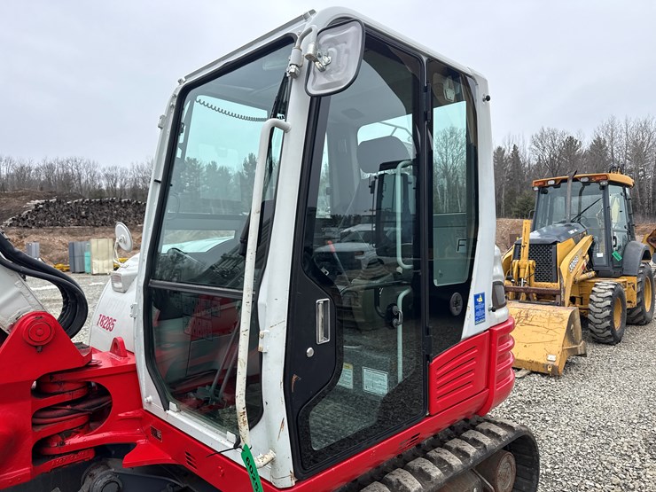 takeuchi-tb285-image-61