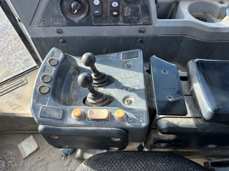 2012-caterpillar-950k-image-41