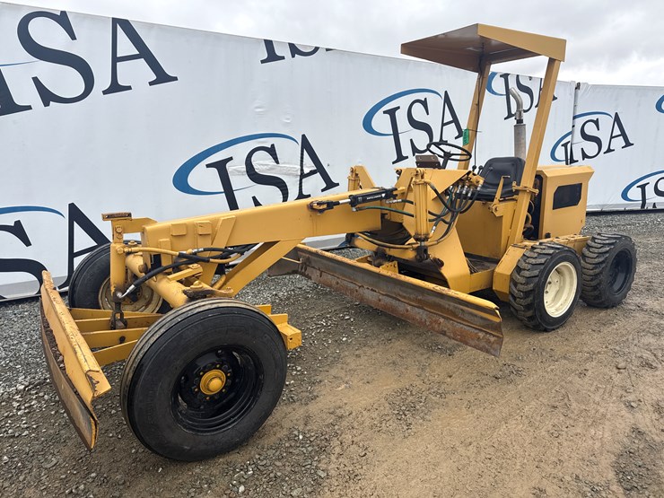 massey-ferguson-8-image-1