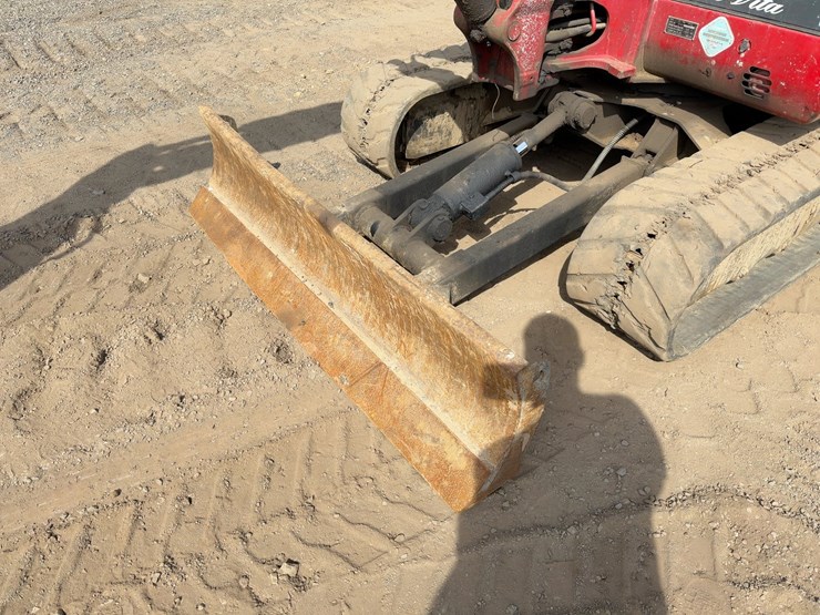 2007-takeuchi-tb135-image-15