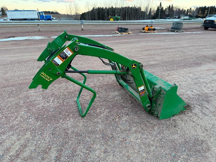 2013-john-deere-200cx-image-4