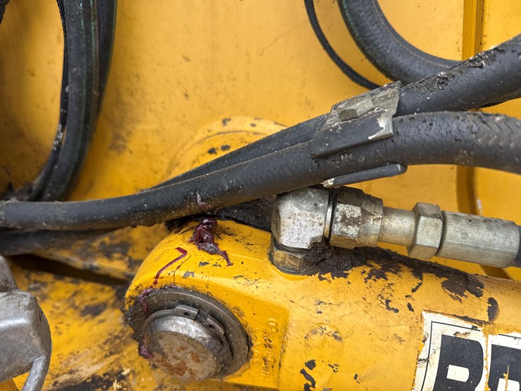 2001-deere-310sg-image-28